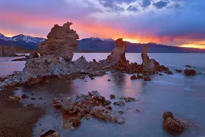 Tufa: 80187808 Tufa Formation - amazingly sculpted tufa