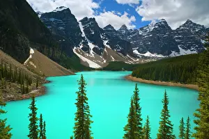 Moraine: 80187818 Moraine Lake - turquoise coloured Moraine