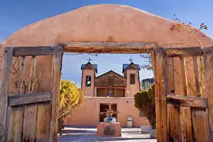 Portal: 80188024 Santuario de Chimayo - entrance portal