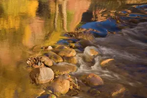 Virgin: 80188225 Virgin River - red cliffs and brightly