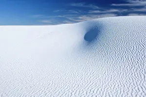 Steffen & Alexandra Sailer: 80188266 White Dune - light and shadow showing off