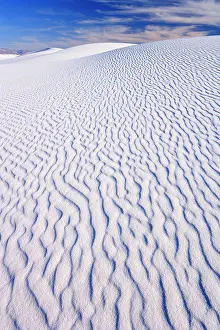 Steffen & Alexandra Sailer: 80188268 White Dune - light and shadow showing off