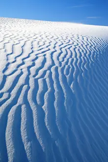 Steffen & Alexandra Sailer: 80188269 White Dune - light and shadow showing off