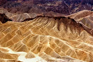 Steffen & Alexandra Sailer: 80188303 Zabriskie Point - colourful badlands around
