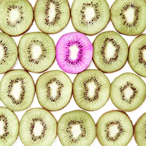 Composition: 80189640 Kiwi Fruit - composition of slices with