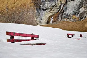 Bench: 80190099 Park Bench - covered in snow Austria Robin