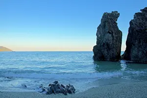 Robin Boswell: 80190161 Seascape - beach and rocks in sea Monterosso