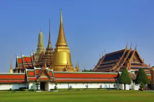 Royal: 80191411 Phra Si Rattana Chedi gold stupa, Phra