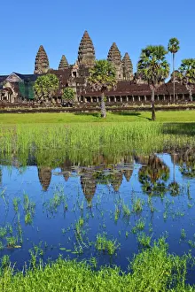 Angkor: 80191456 Angkor Wat Temple and reflection in reflecting