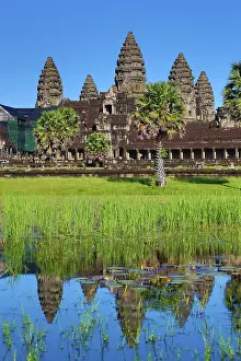 Angkor: 80191457 Angkor Wat Temple and reflection in pool