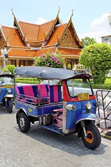 Taxi: 80191517 Thai Tuk Tuk taxi, Bangkok, Thailand Paul