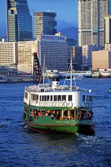 Ferry: 80191548 Star Ferry crossing Victoria Harbour in