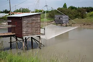 Huts: 80192913 Wooden Fishermen's Huts - on stilts with