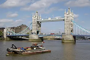 Thames: 80194231 Tower Bridge and the River Thames London