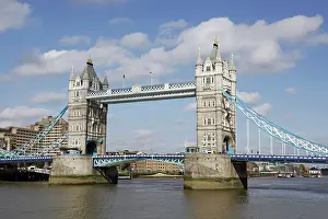 Thames: 80194232 Tower Bridge and the River Thames London