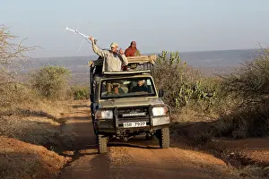 Mark Boulton: 80198229 Researchers - radio tracking African Wild