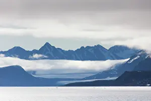 Hamilton: 80198649 Hamilton-Bay - mountains and glacier Raudfjord