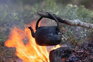 Burning: 80199029 Camp Fire - with Tin Kettle Dalarna, Sweden