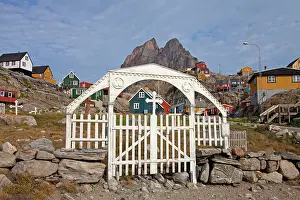 Uummannaq: 80199082 Cemetery Uummannaq, Greenland Sven-Erik