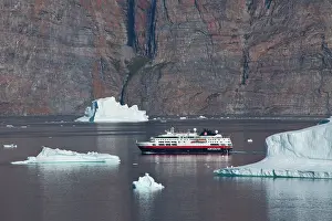 Cruise: 80199093 MS Fram - ship from Hurtigruten between