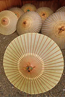 Paper: 80199175 Japanese paper umbrellas or parasols Tokyo