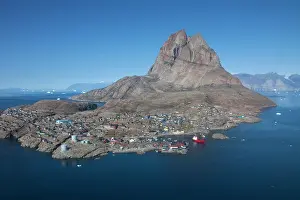 Habour: 80200045 Uummannaq Township - in front of the heart-shaped