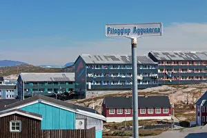 Ilulissat: 80200066 Ilulissat - houses in the town Ilulissat