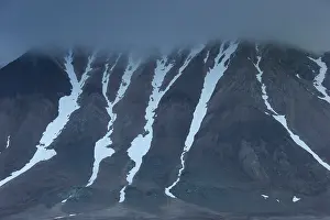 Hornsund: 80200080 Mountain Landscape Hornsund, Svalbard