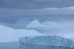 Ilulissat: 80200151 Icebergs - in fog Ilulissat Icefjord, Greenland