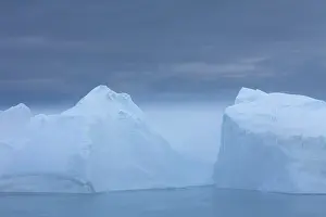 Ilulissat: 80200152 Icebergs - in fog Ilulissat Icefjord, Greenland