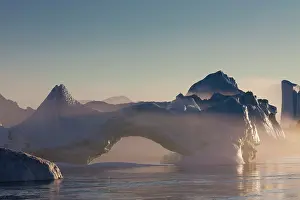 Ilulissat: 80200162 Icebergs - in fog Ilulissat Icefjord, Greenland