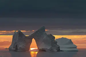 Ilulissat: 80200177 Icebergs - at sunset Ilulissat Icefjord