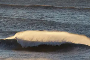 Breaking: 80200192 Seascape - wave breaking Vik i Myrdal