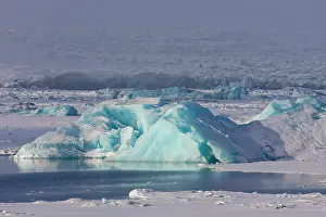 Floats: 80200213 Ice Floats - Joekusarlon Glacier Lagoon
