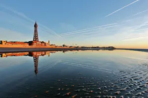 Blackpool: 80200509 Blackpool Beach - and tower Lancashire