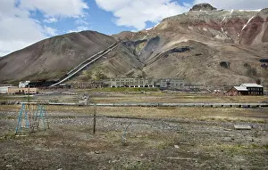 Mining: 80201349 Pyramiden - former Russian mining town