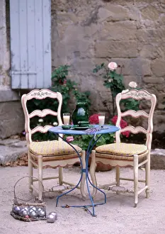 Frederic Rolland: 80201371 Table and Chairs Set - in garden courtyard