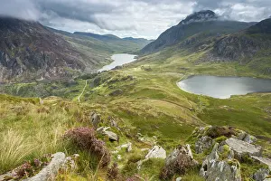Jake Stephen: 80201416 Llyn Idwal and Llyn Ogwen - with heather