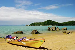 Paddle: Able Tasman NP, Nelson, New Zealand. The