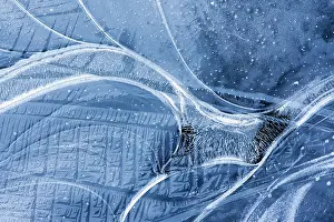 Crack: Abstract ice patterns