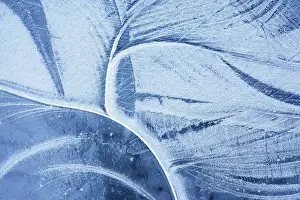 Crack: Abstract ice patterns