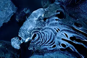 Crack: Abstract ice patterns