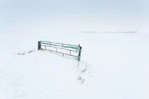 Middag: Abstract Winterlandscape with fence