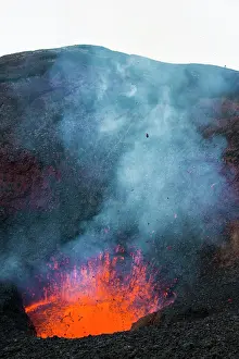 Kamchatka: Active lava eruption on the Tolbachik volcano, Kamchatka