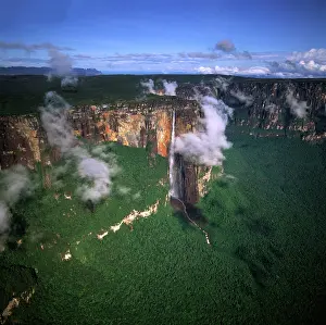 Rungnapa Sasitorn: Aerial image of Angel Falls and Mount Auyantepui