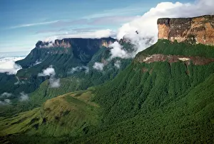 Tepui: Aerial image of Tepuis, Venezuela