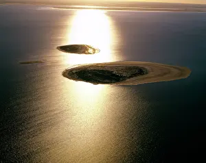 Eyre: Aerial - Lake Eyre South: unnamed islands surrounded