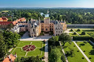 Splendid: Aerial of Lednice palace, Unesco site, Lednice?Valtice