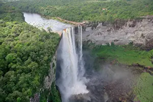 Guyanese: Aerial shot, Kaieteur Waterfalls, Potaro National
