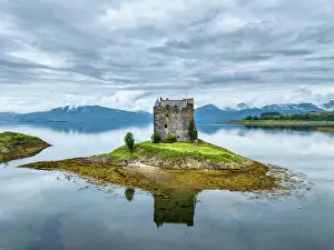 Port: Aerial view of the 14th century island castle Ca